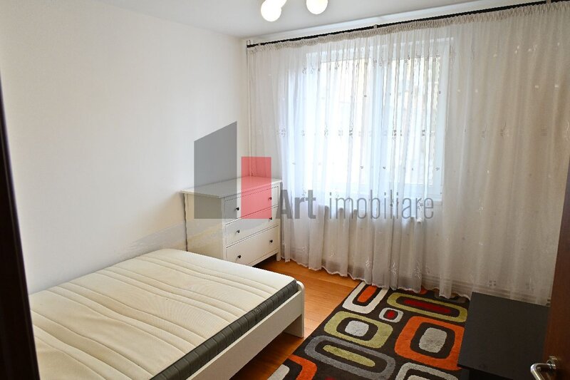 Crangasi, apartament de inchiriat 3 camere.
